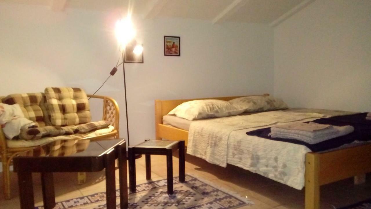 Apartmani Zlatko พูลา ภายนอก รูปภาพ